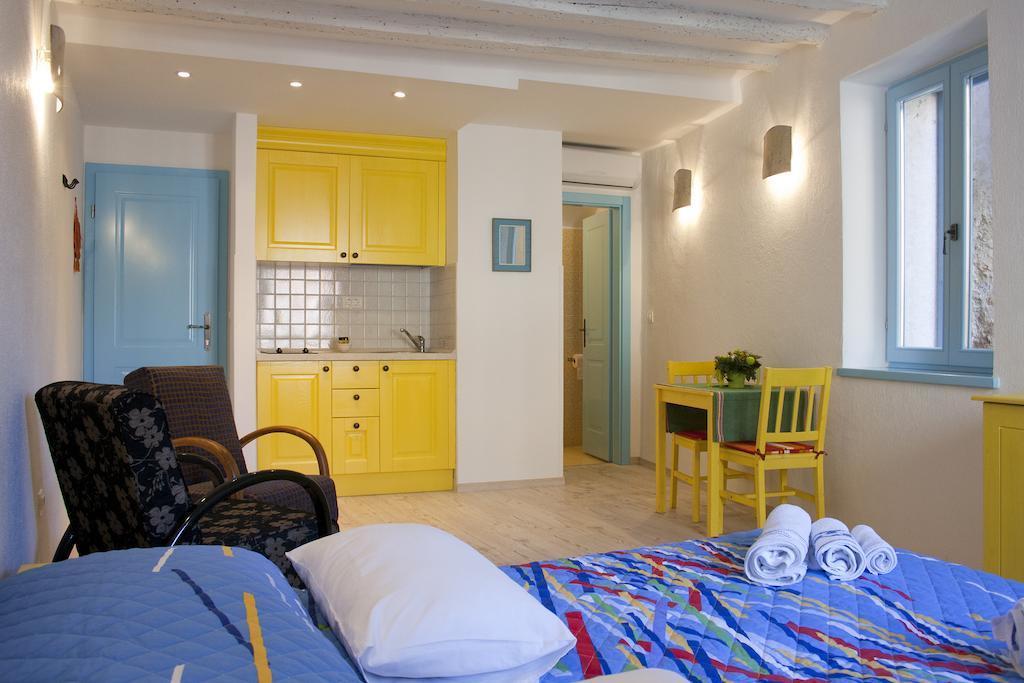 Studios Barbaro โรวีน ห้อง รูปภาพ