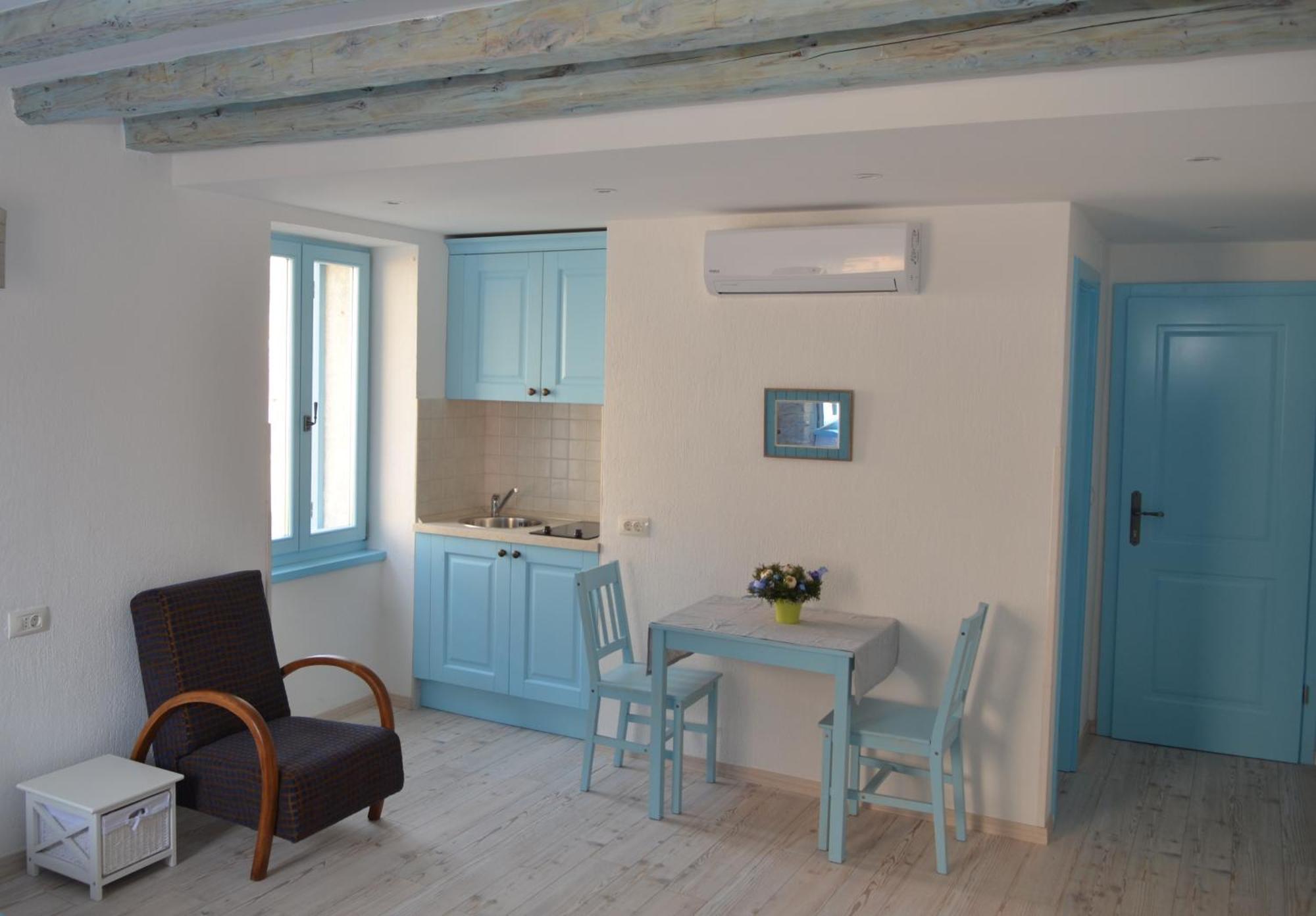 Studios Barbaro โรวีน ภายนอก รูปภาพ