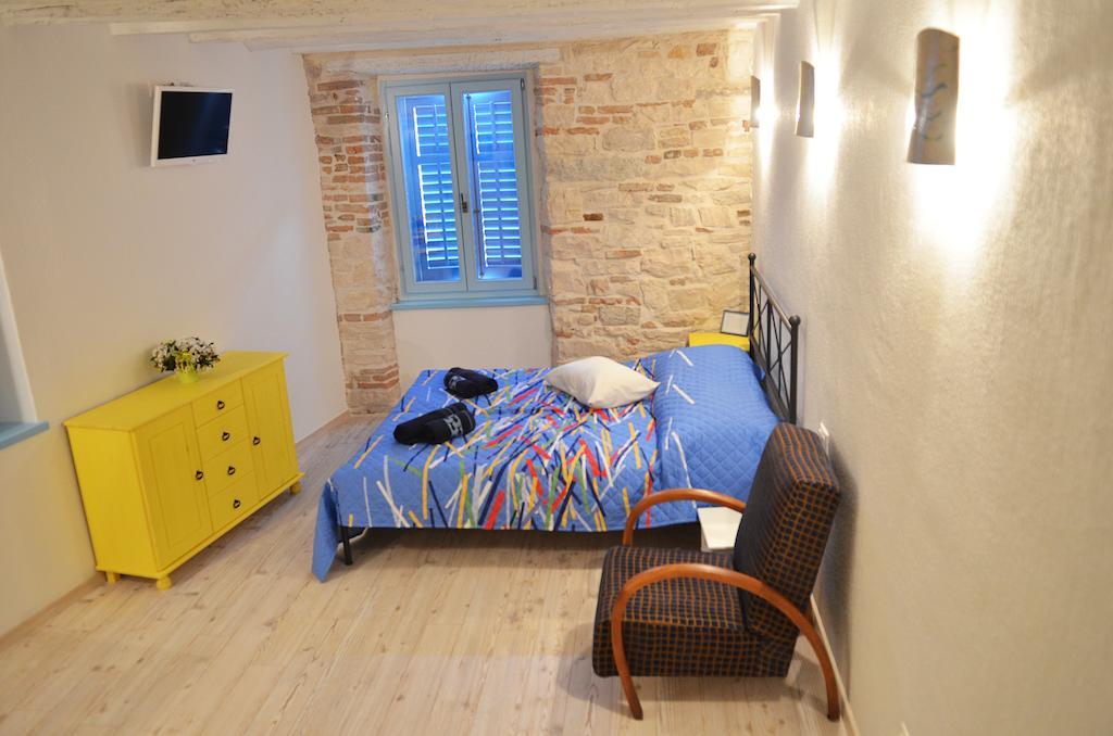 Studios Barbaro โรวีน ภายนอก รูปภาพ