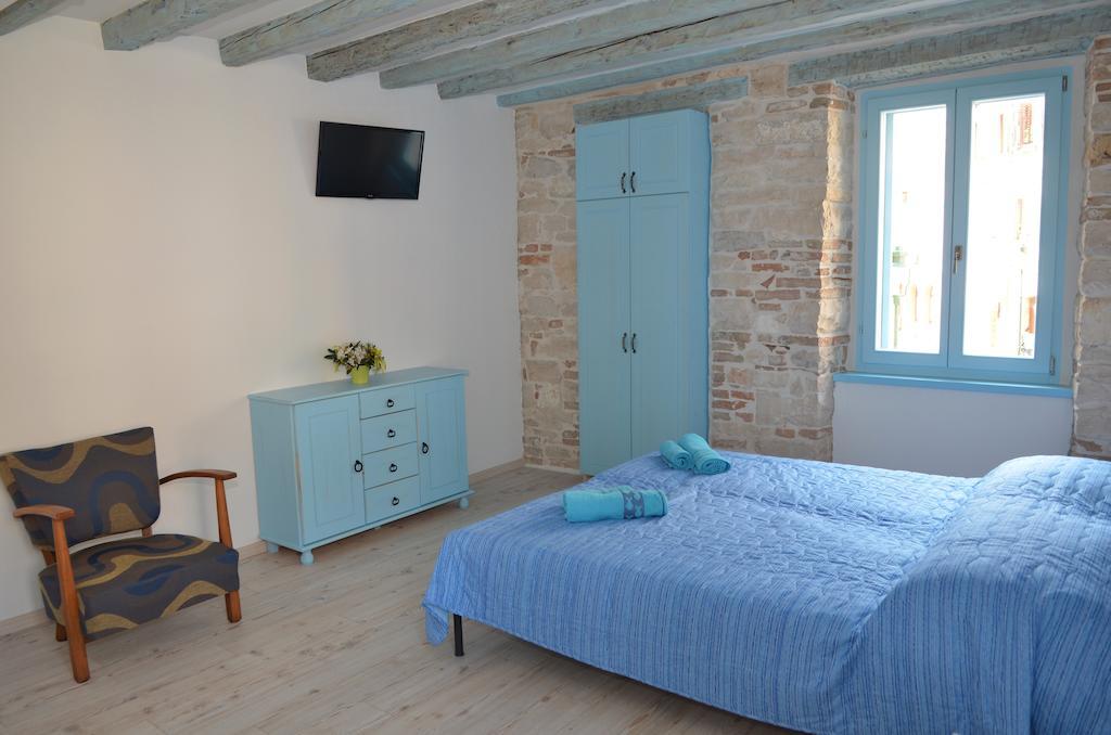 Studios Barbaro โรวีน ภายนอก รูปภาพ