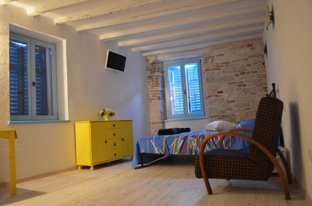 Studios Barbaro โรวีน ภายนอก รูปภาพ